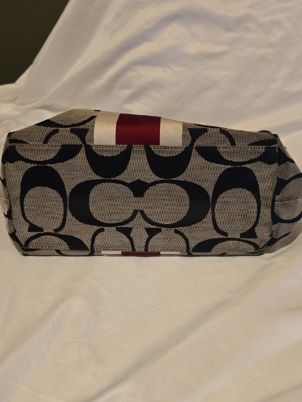 Coach Canvas Shoulder Bag in Red, Tan, Cream & Black. 14'W × 11' Tall. - Picture 11 of 16